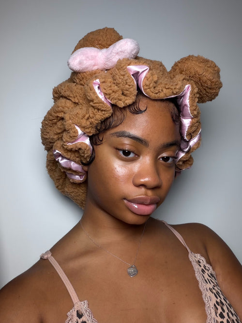 ‘TEDDY’ PLUSH BONNET